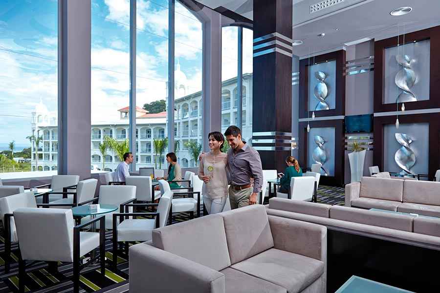 loungebar-riu-palace-costa-rica-2_tcm49-227465