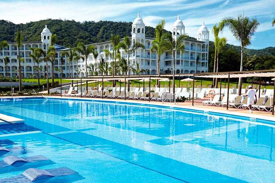 pool-riu-palace-costa-rica-2_tcm49-227476