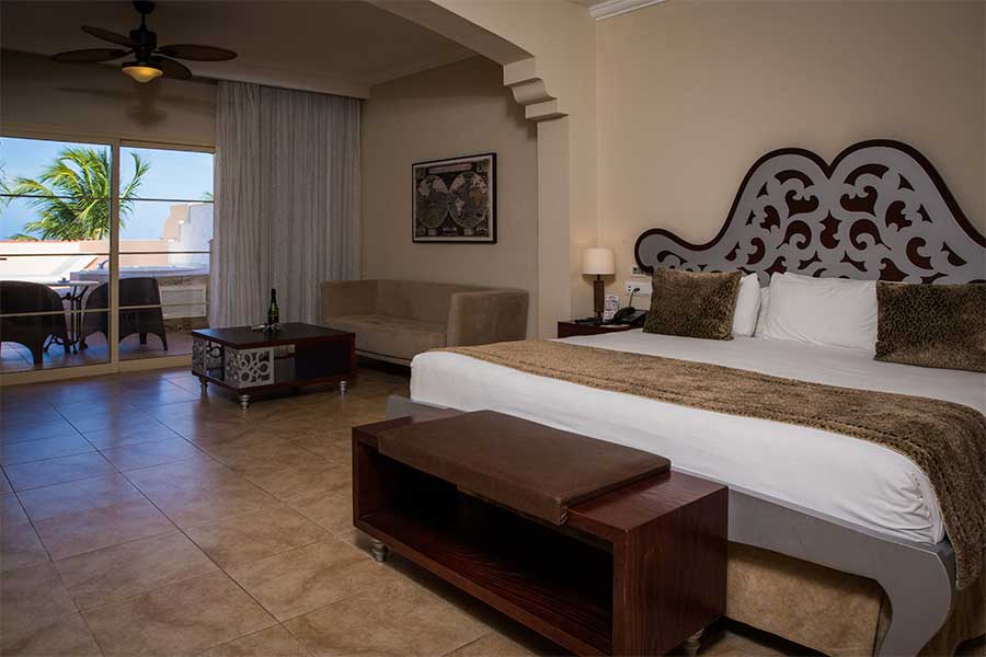 colonial-junior-suite-ocean-front2-majestic-colonial-punta-cana