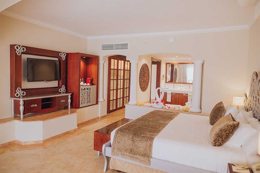 colonial-junior-suite-ocean-front3-majestic-colonial-punta-cana